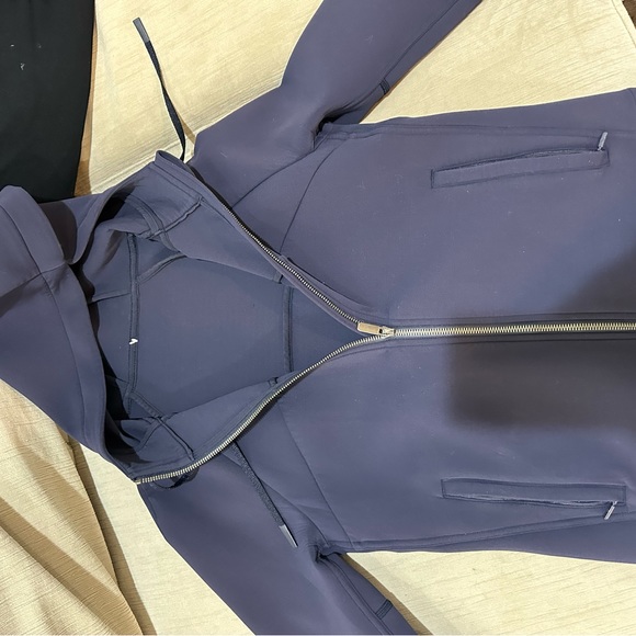 Lululemon Navy scuba zip up - Picture 6 of 7
